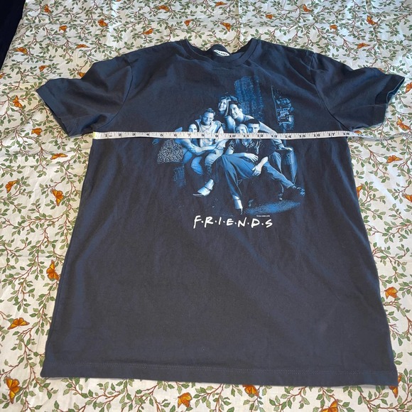 Friend’s Graphic T-Shirt - Picture 2 of 8